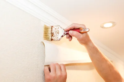 Pose de papier peint au Theil-de-Bretagne — revêtements muraux et toiles de verre